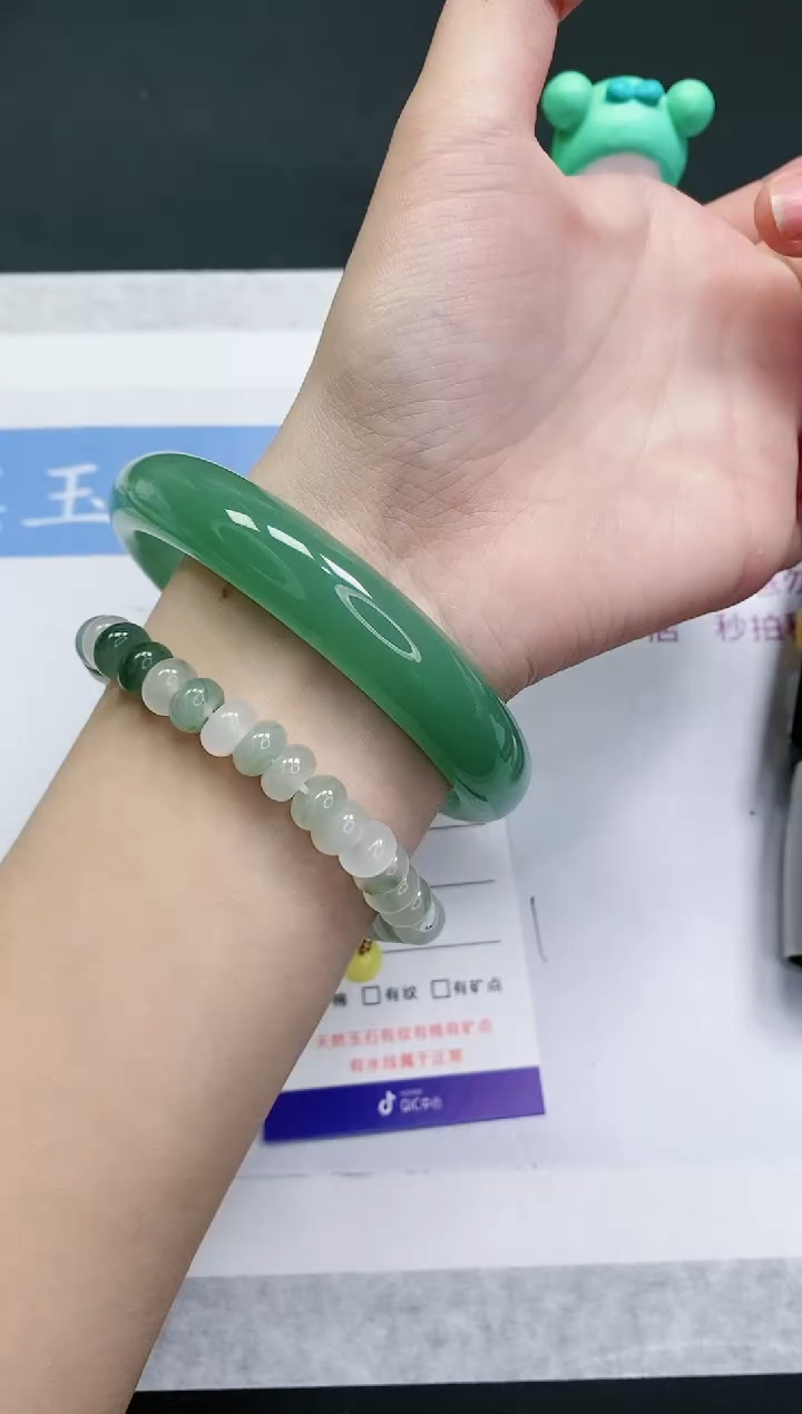 【闪购商品】石英质玉手镯未镶嵌D232-66+