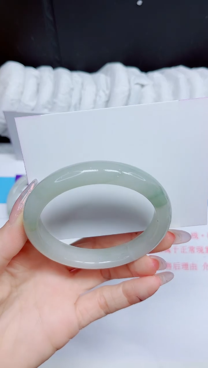 石英质玉手镯未镶嵌143.