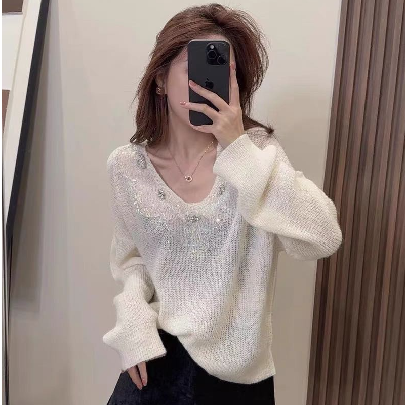 小咖甄选-大V领钉珠毛衣