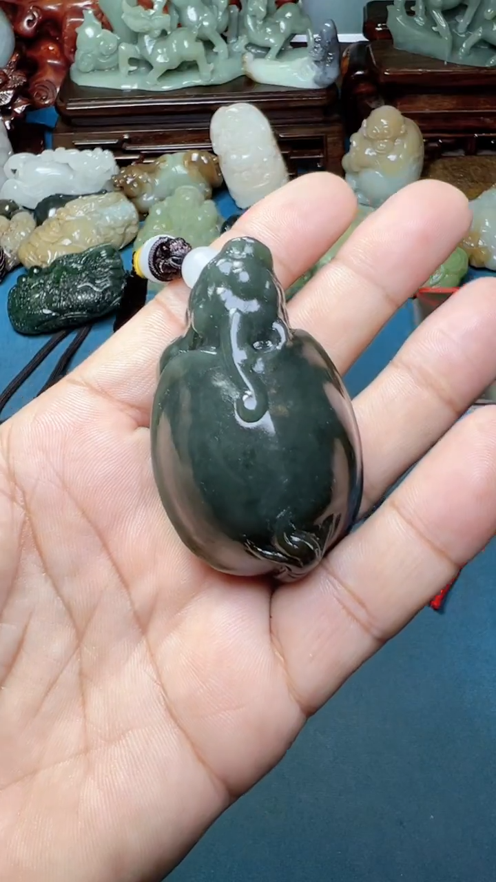 未镶嵌和田玉把件-