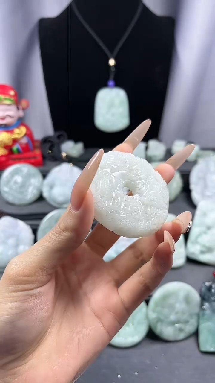 【闪购商品】翡翠颈饰未镶嵌九龙平安扣