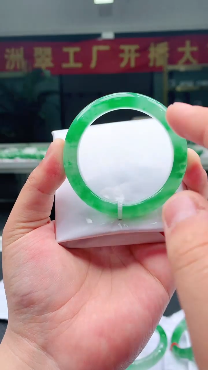 【闪购商品】石英质玉手镯未镶嵌手镯