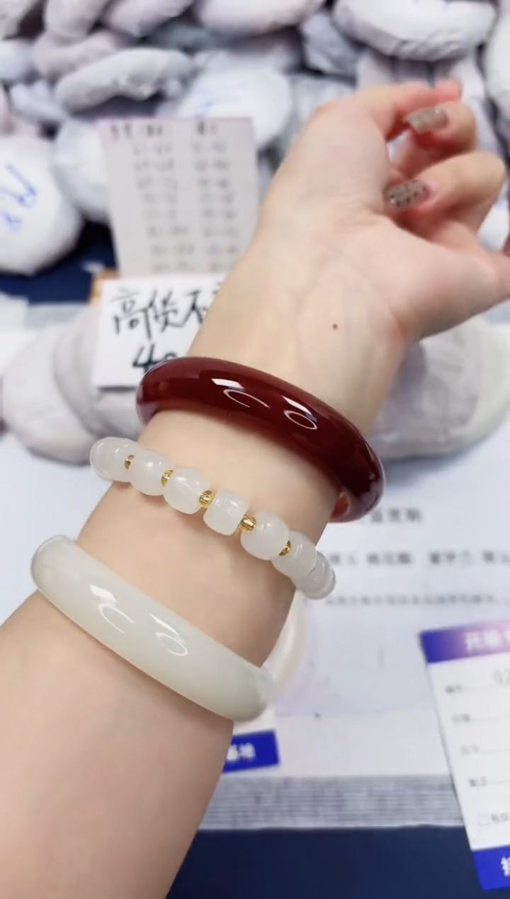 【闪购商品】石英质玉手镯未镶嵌25-玛瑙-圈口58