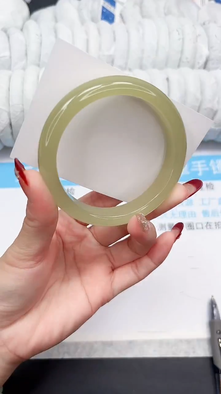 未镶嵌手镯石英质玉163-60.3CQ