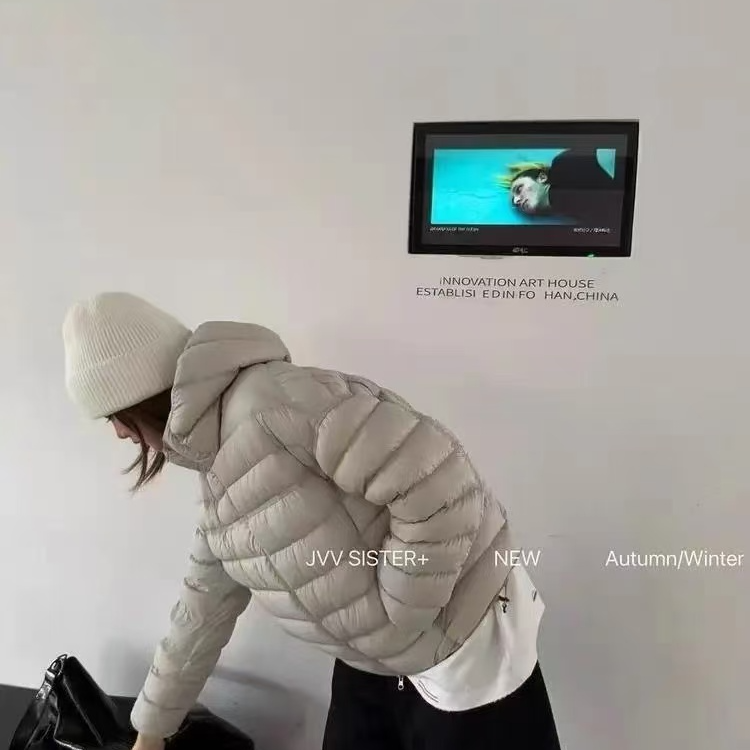 冬季新款欧货时尚休闲百搭云朵泡芙感棉服连帽棉服外套