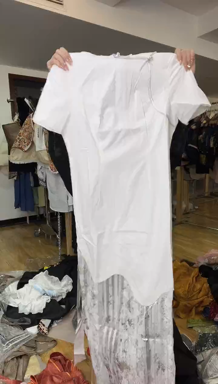 裙子 L码        105-115斤