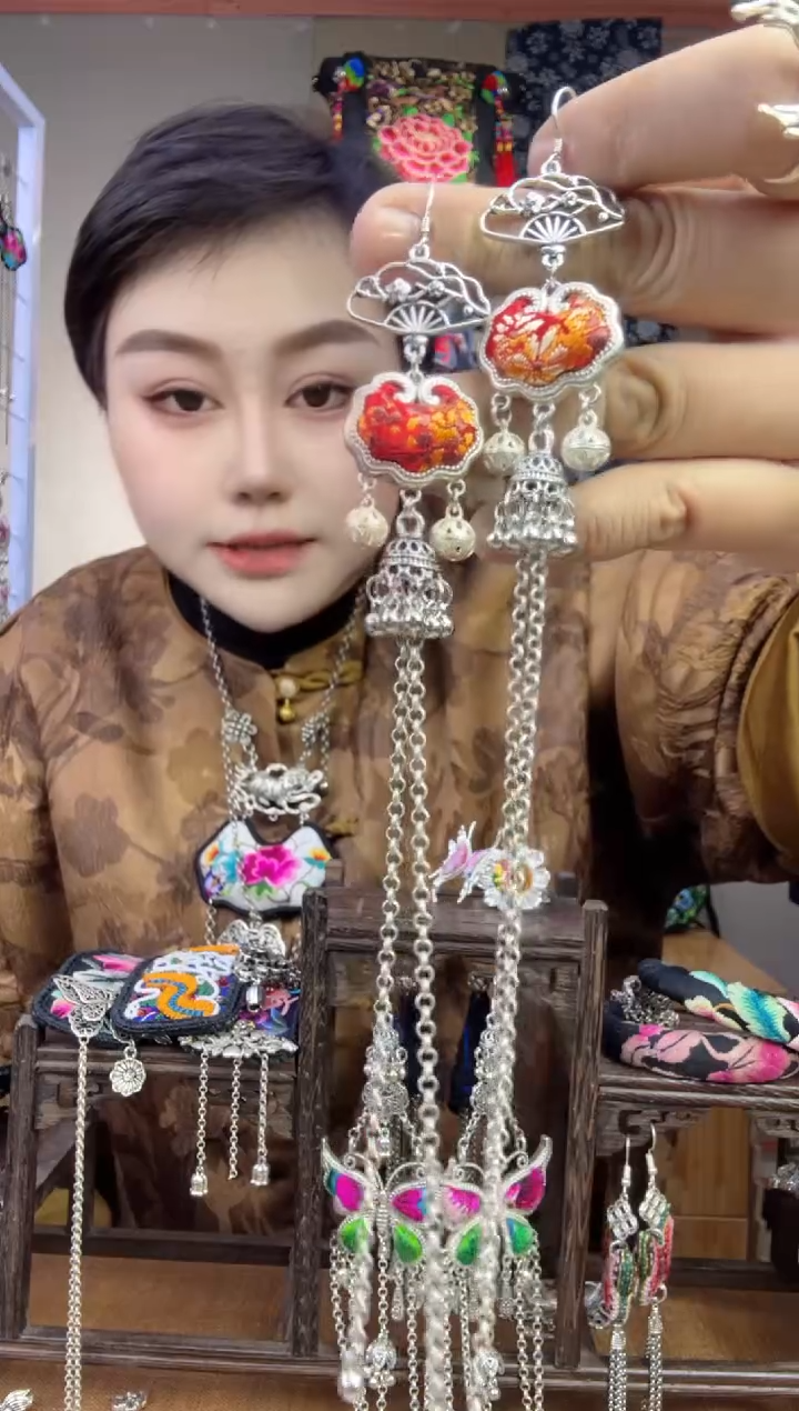 【闪购商品】刺绣纯手工苗绣非遗耳环