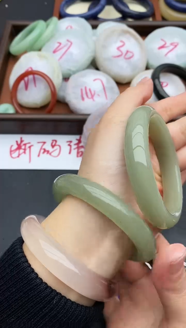 未镶嵌手镯石英质玉275+57/58