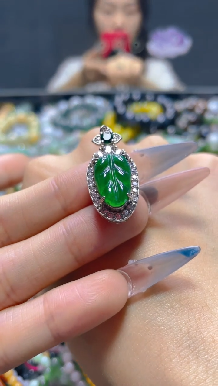 颈饰未镶嵌翡翠/T/翡翠A货，一件也是批发价