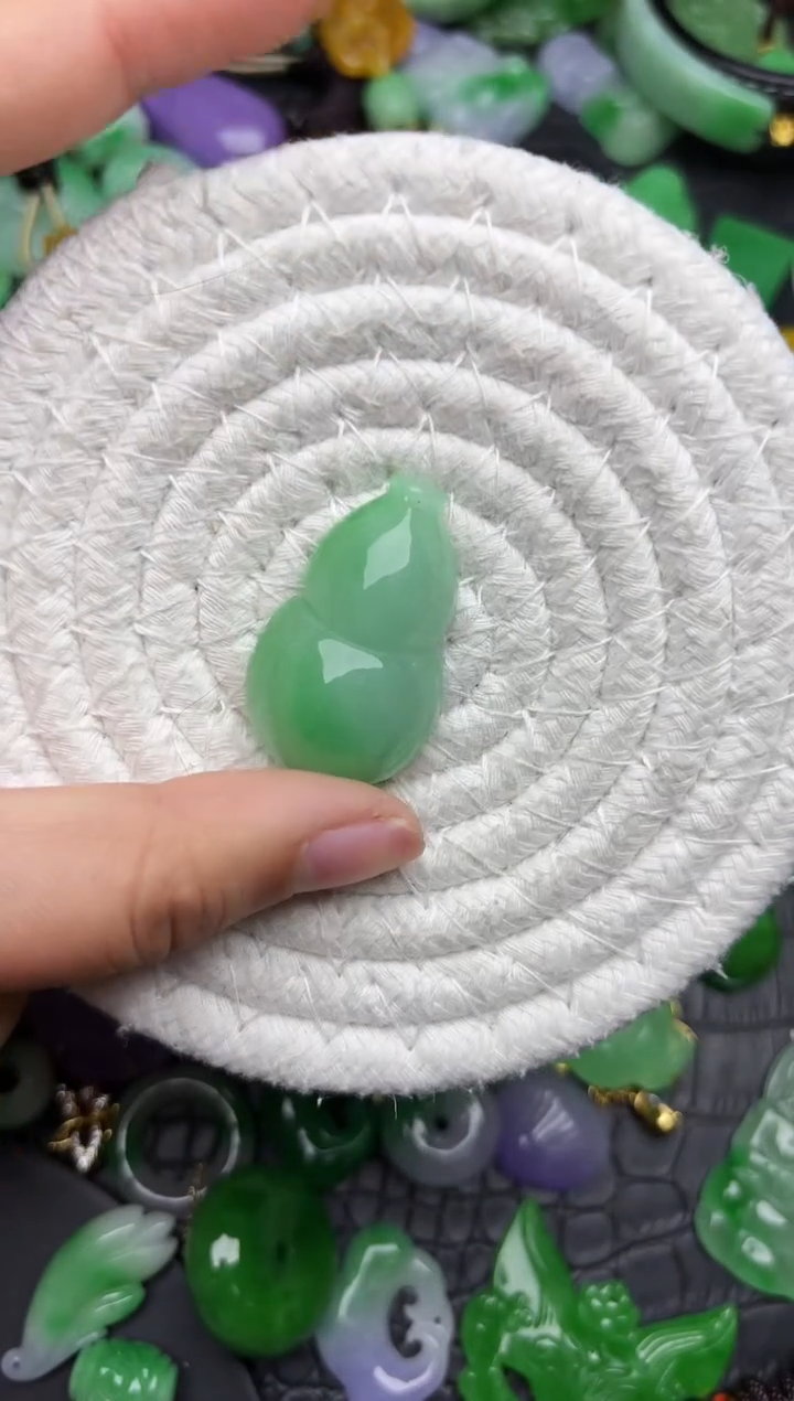 颈饰未镶嵌翡翠缅甸翡翠吊坠