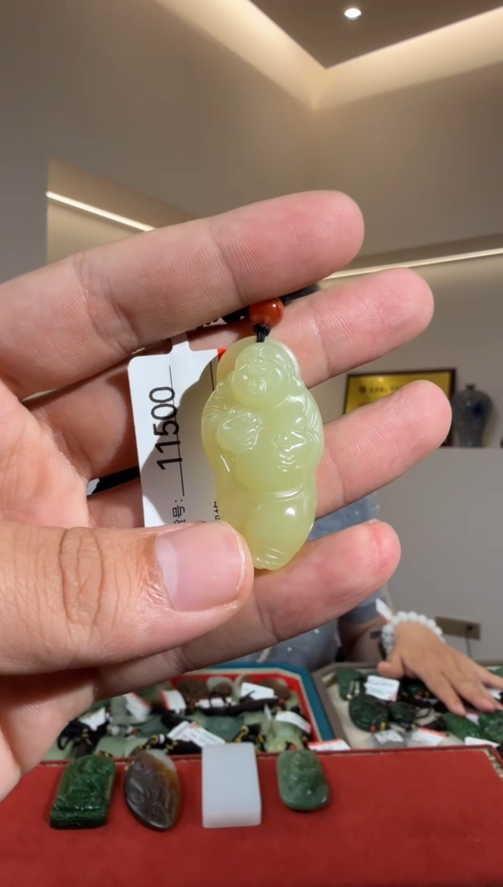 和田玉未镶嵌颈饰1