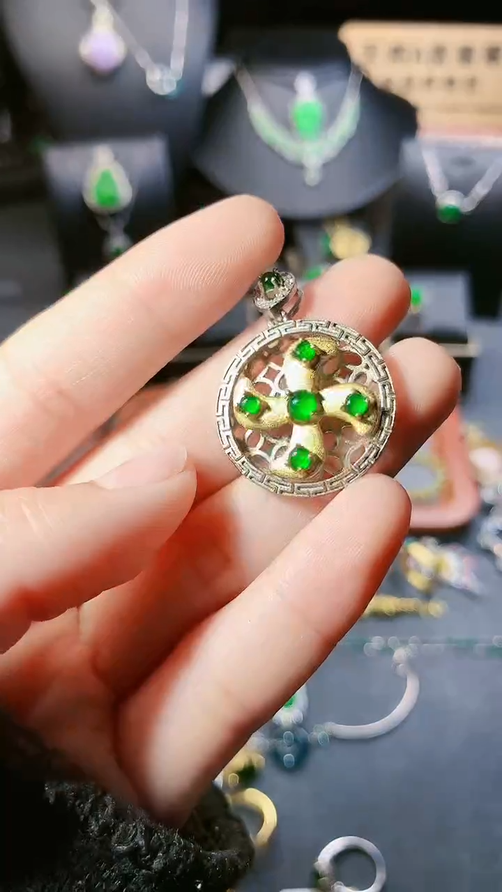 【闪购商品】翡翠吊坠(赠链)银S925镶嵌吊坠