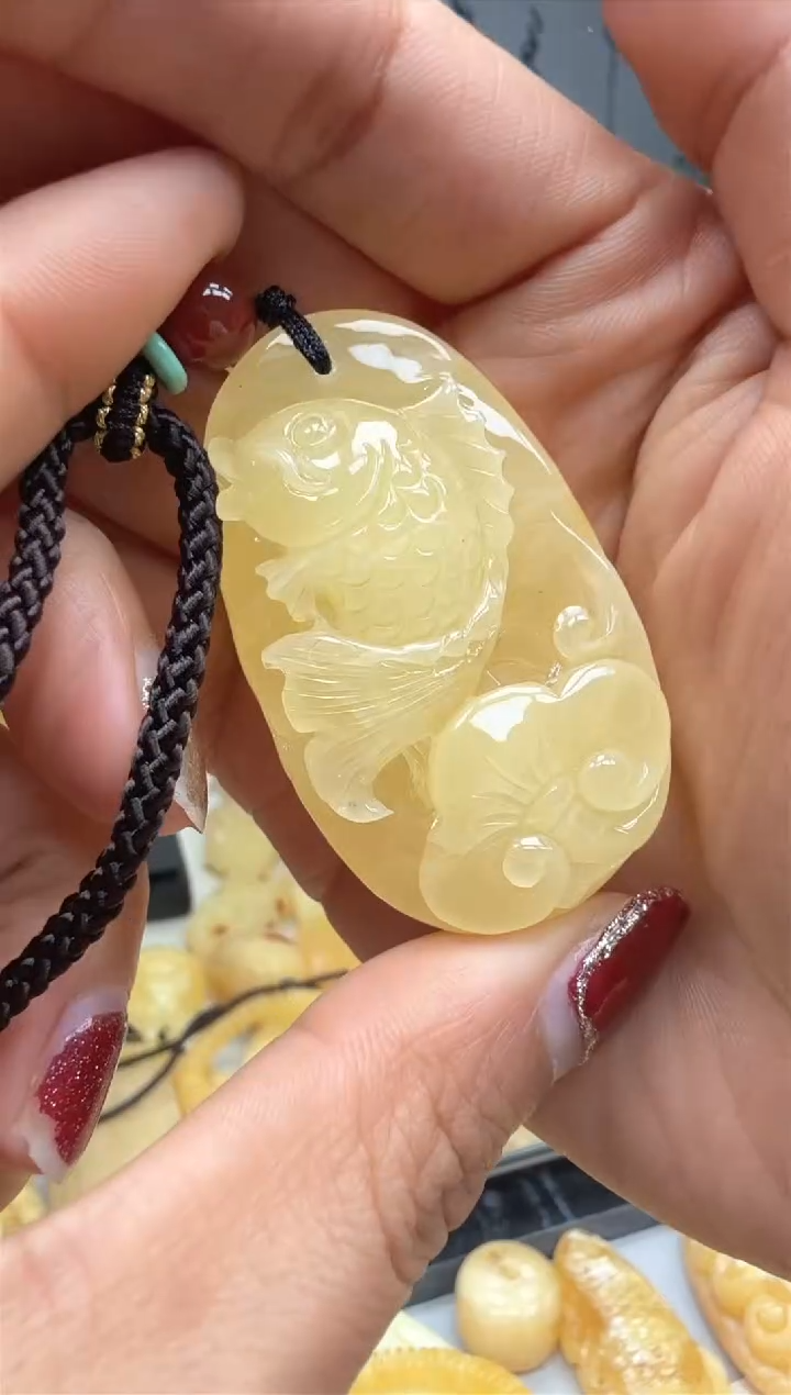 【闪购商品】琥珀裸石未镶嵌挂坠