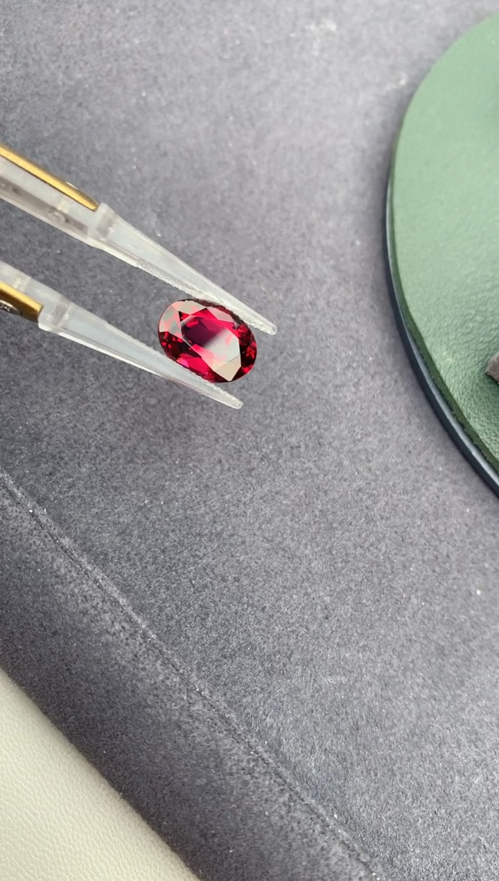 【闪购商品】石榴石裸石未镶嵌5.9c镁铝