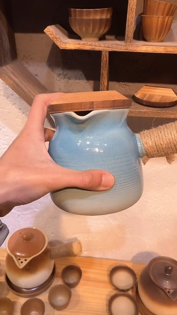 【闪购商品】800ml蓝色月牙罐罐壶+木盖