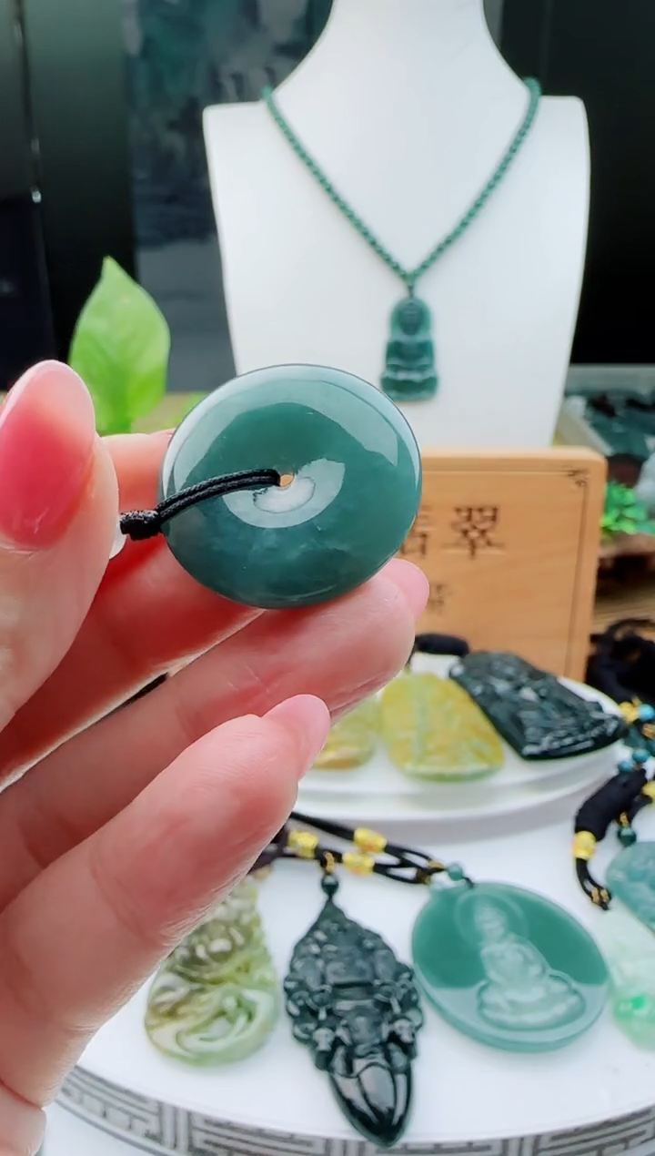 【闪购商品】翡翠颈饰未镶嵌多样性随机一件发货