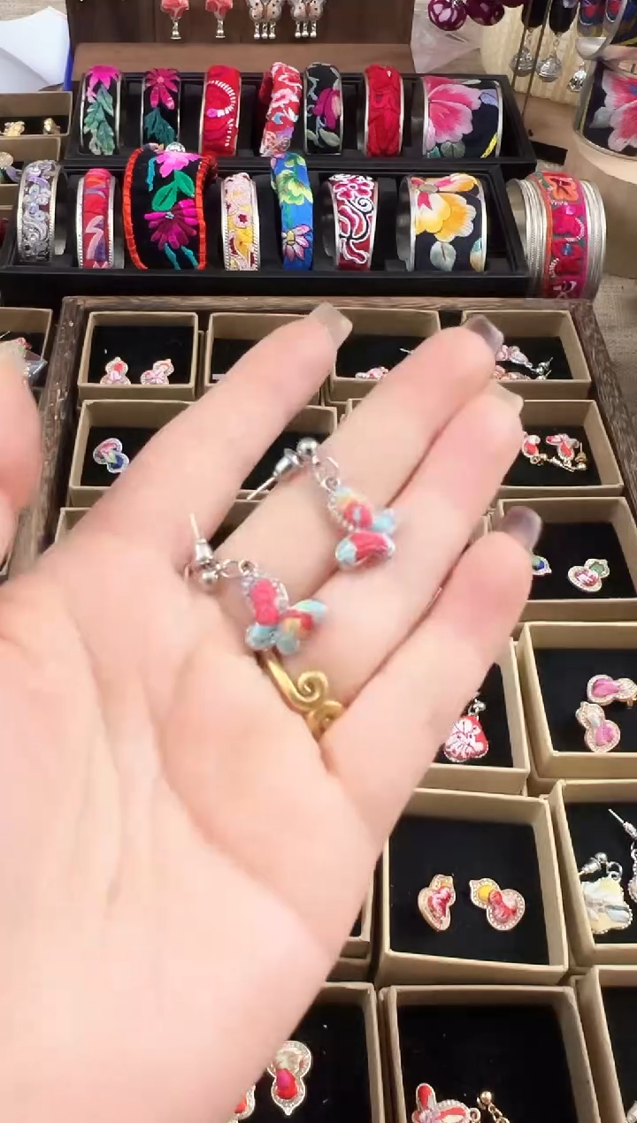 【闪购商品】织绣民族风老绣饰品386