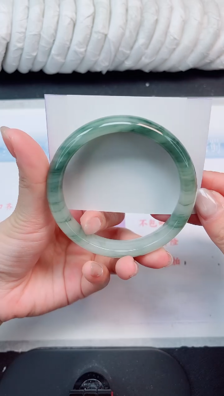 【闪购商品】石英质玉手镯未镶嵌174#64.3