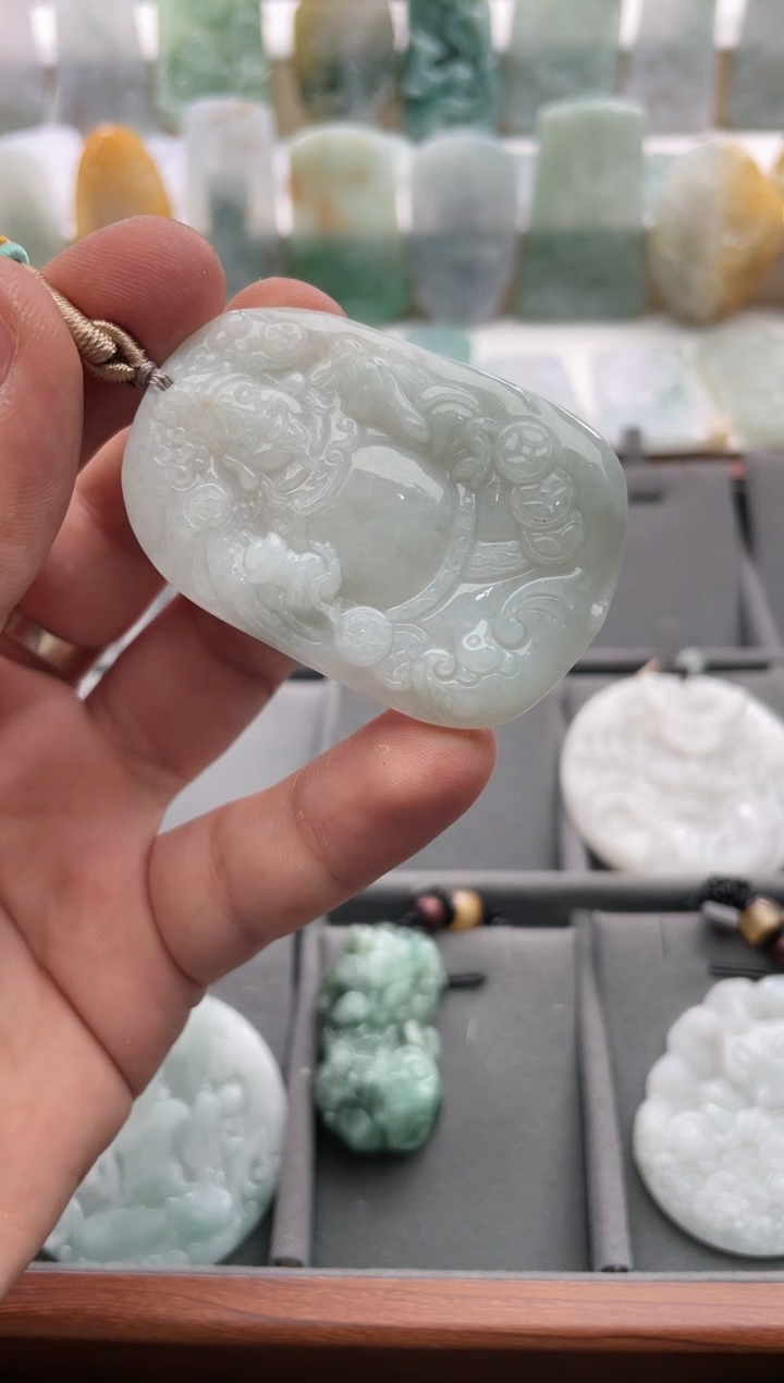 【闪购商品】翡翠颈饰未镶嵌..../2/17/ 33