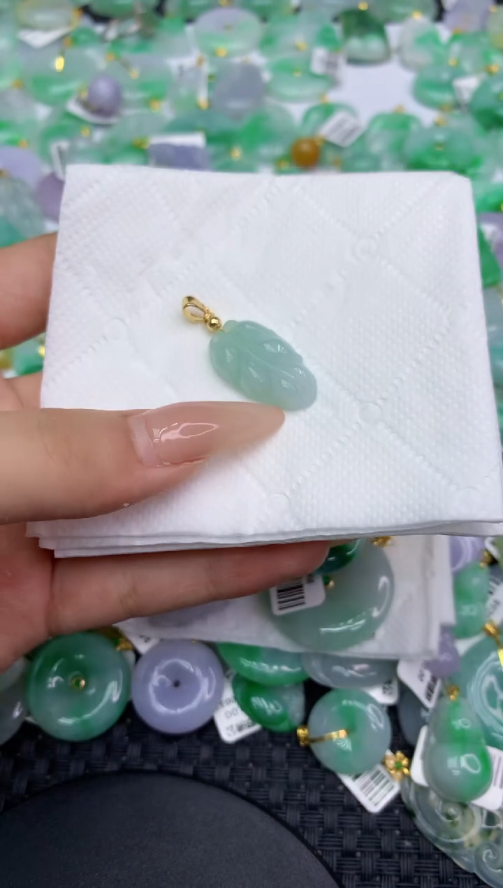 翡翠未镶嵌颈饰天然缅甸A货翡翠