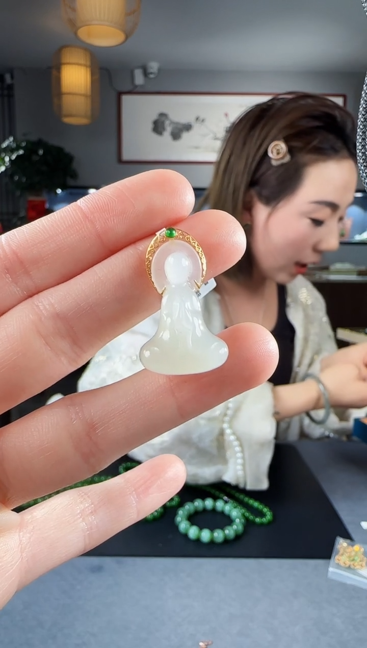 【闪购商品】和田玉吊坠(不含链)18K金镶嵌1