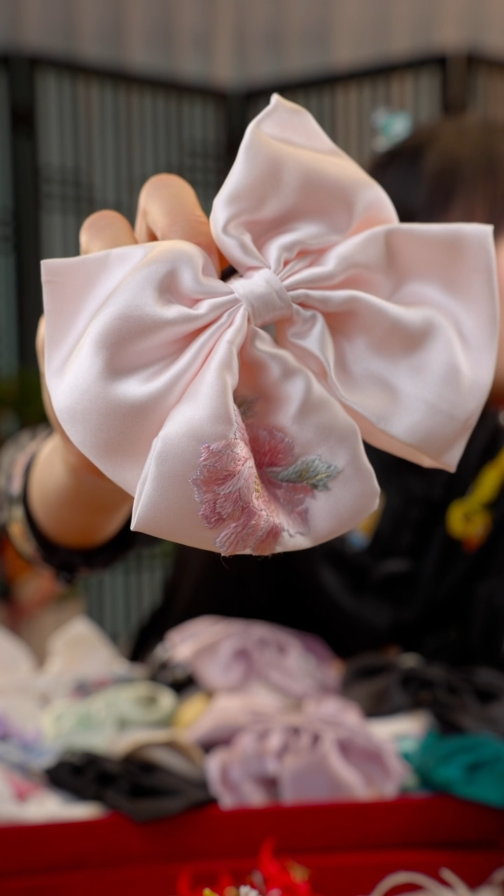 刺绣R**e非遗绒花手工饰品