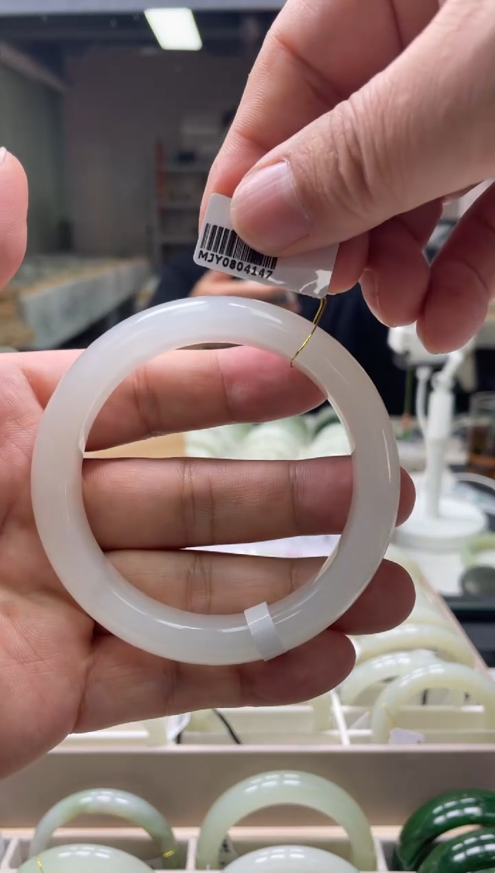 【闪购商品】和田玉手镯未镶嵌59-60-61圈口4147