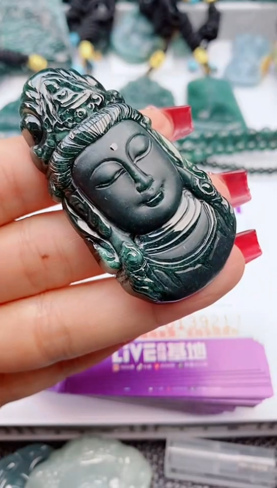 【闪购商品】翡翠颈饰未镶嵌             