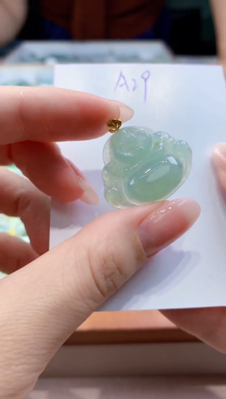 翡翠18K金镶嵌颈饰天然缅甸a货翡翠