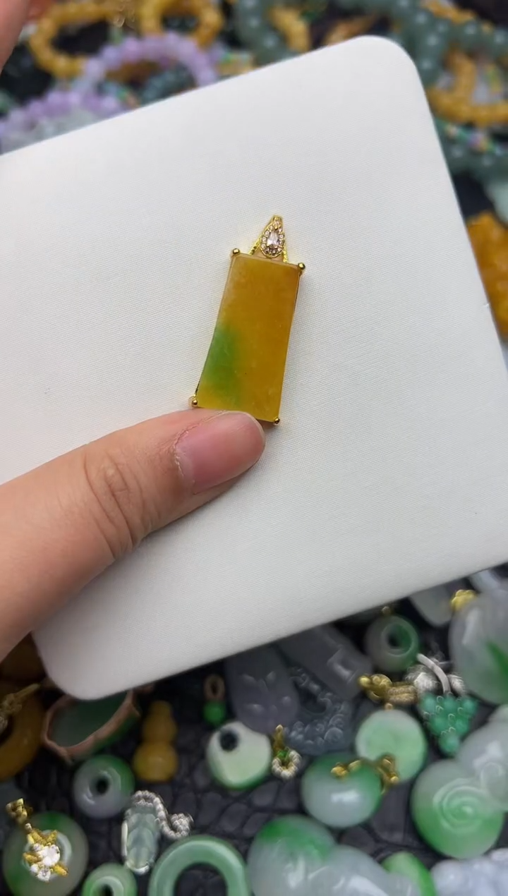 翡翠未镶嵌颈饰天然缅甸翡翠吊坠