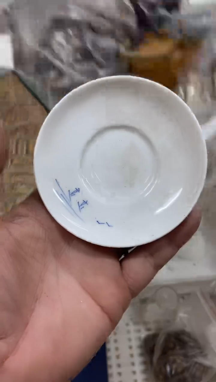 无运费险有瑕疵的摄影的产品有使用过的痕迹有点脏介意勿拍