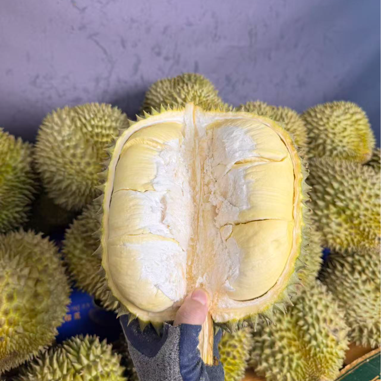 （整果）一物一拍（直播间现挑）金枕鲜榴莲核小 KG 金枕泰国