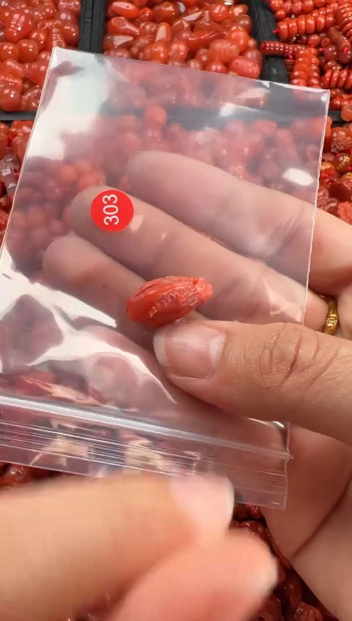 【闪购商品】南红玛瑙颈饰未镶嵌1