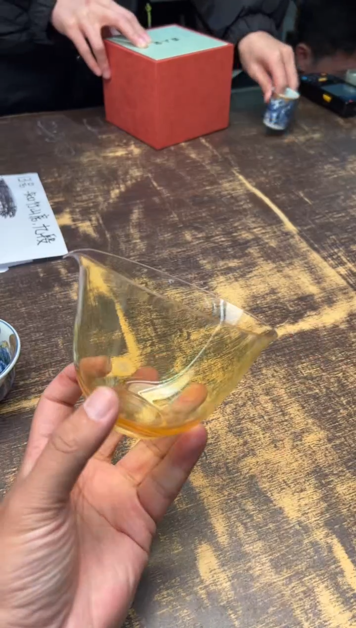 【闪购商品】/魏小玻水滴公道（透明熏银）