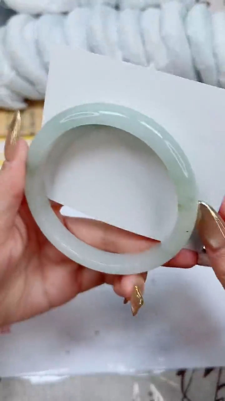 【闪购商品】石英质玉手镯未镶嵌K36-64.7