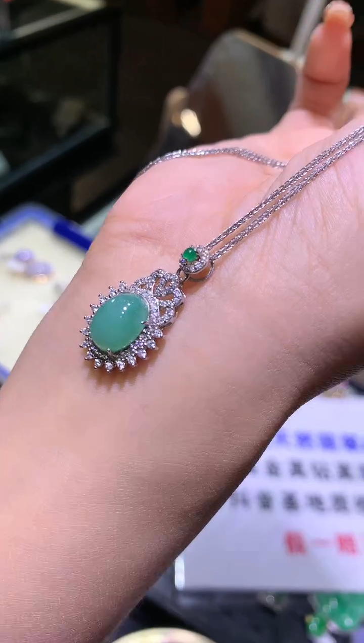 【闪购商品】翡翠吊坠(不含链)银S925镶嵌蛋面