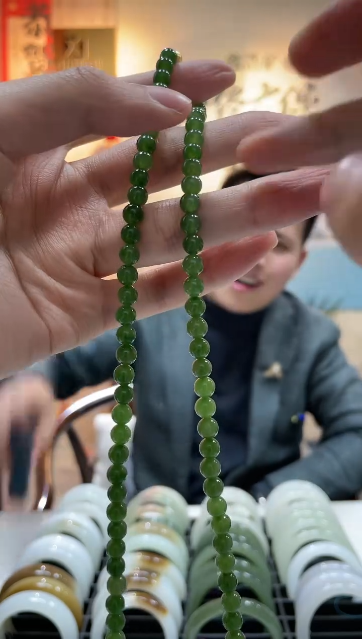 【闪购商品】和田玉颈饰未镶嵌碧玉美人链卡6项链一条