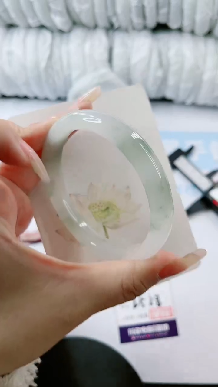 【闪购商品】石英质玉手镯未镶嵌多样性发货L528