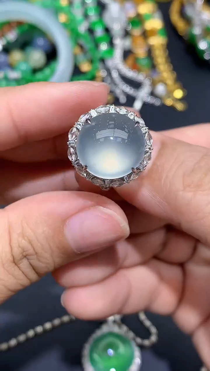 翡翠戒指18K金镶嵌天*色733-定金22500 总价22500