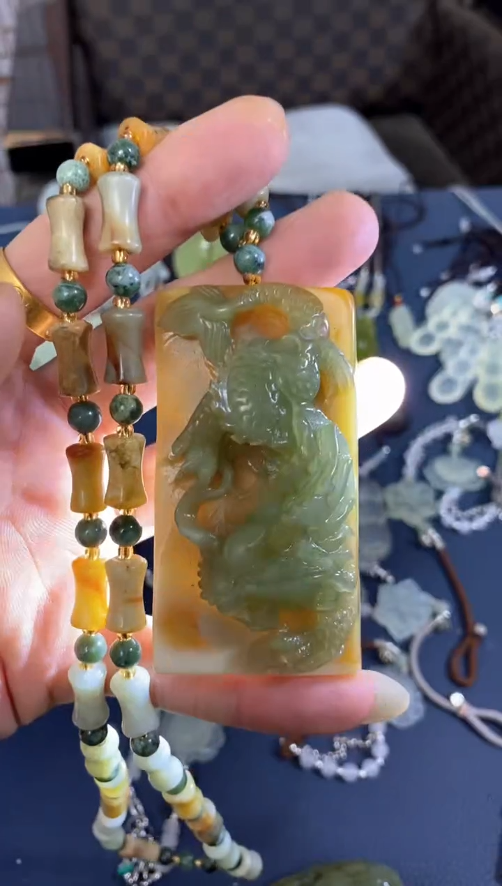 【闪购商品】蛇纹石玉颈饰未镶嵌岫玉