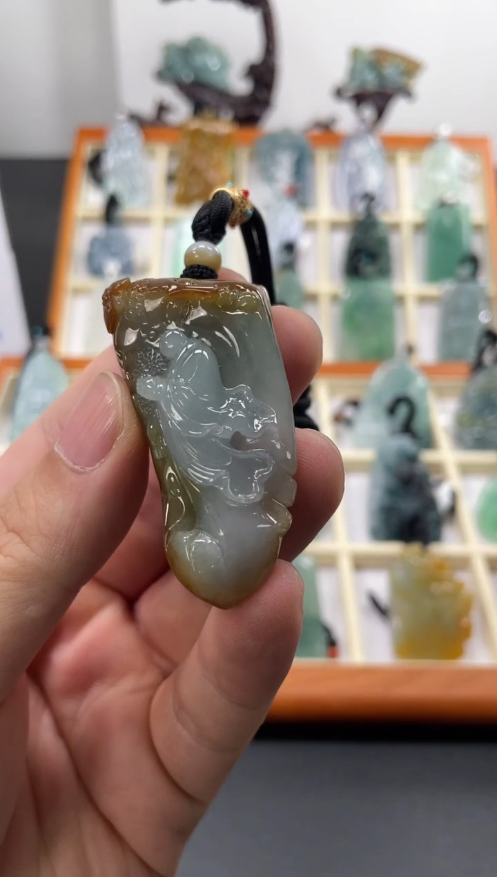 【闪购商品】翡翠颈饰未镶嵌悟道