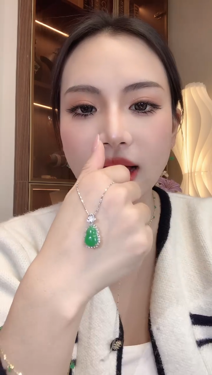 【闪购商品】翡翠吊坠(不含链)18K金镶嵌A2 多样性发货一件