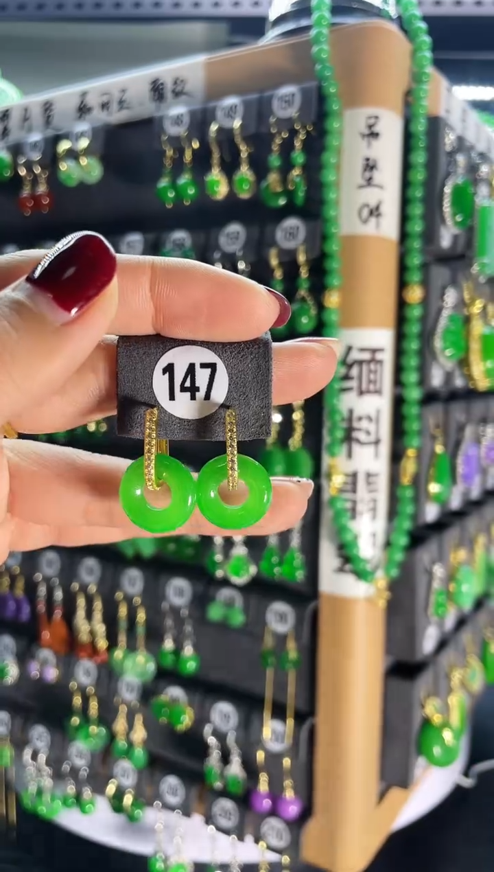 【闪购商品】翡翠耳饰银S925镶嵌147...