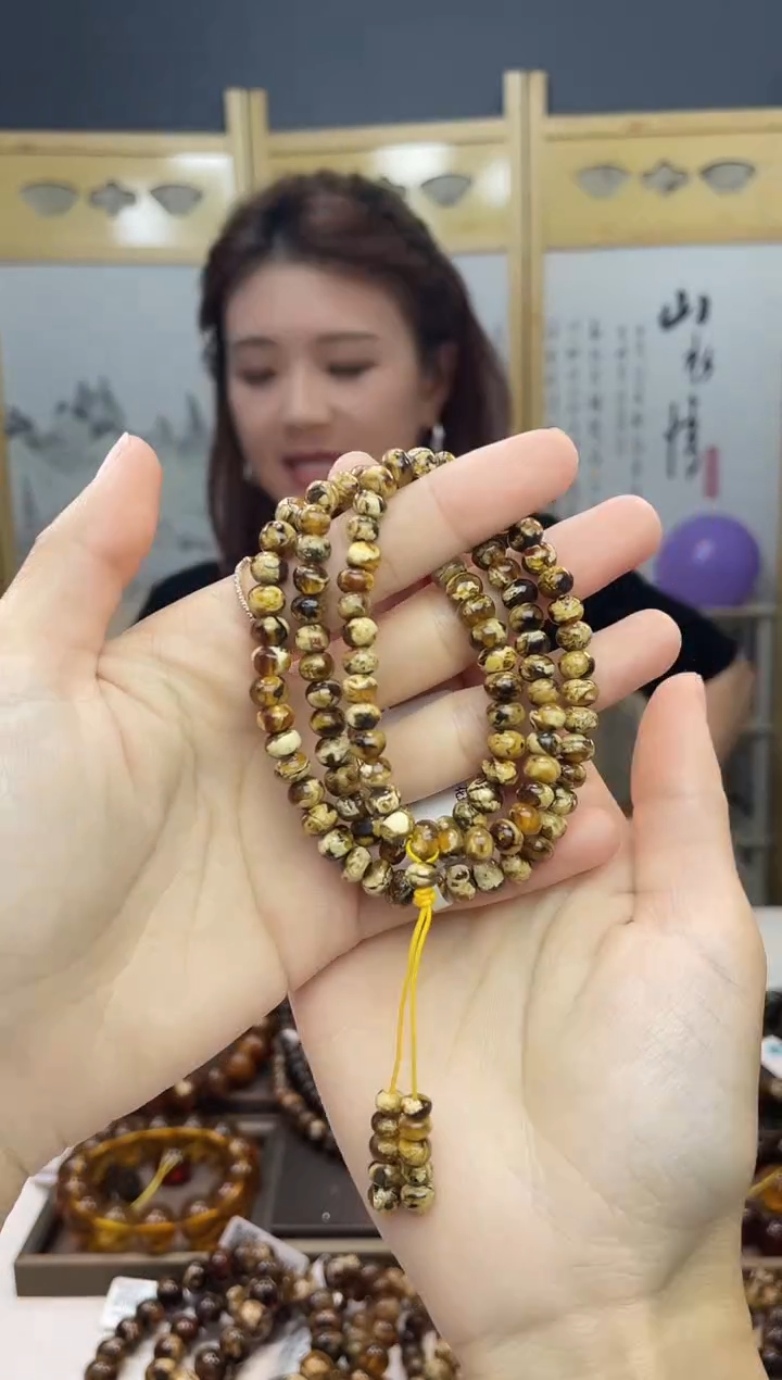 【闪购商品】琥珀裸石未镶嵌6+干白花108