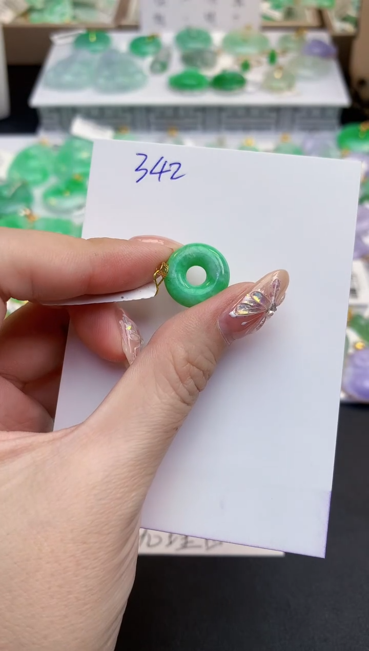 颈饰18K金镶嵌翡翠天然缅甸A货翡翠