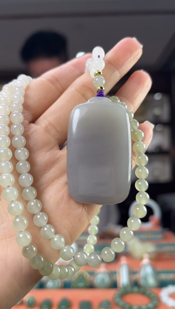 颈饰未镶嵌和田玉佩佩