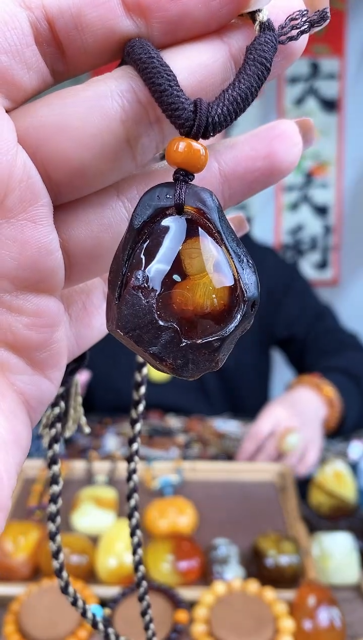 【闪购商品】琥珀裸石未镶嵌 基地发货 一物一证 顺丰包邮