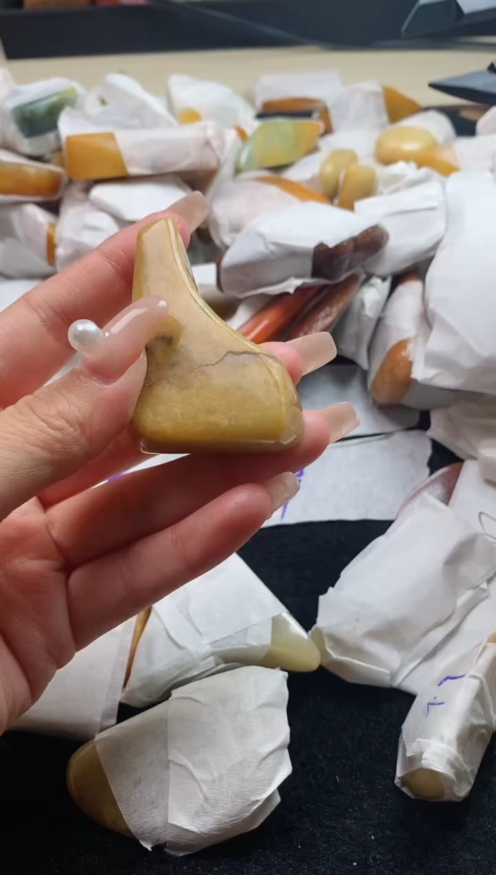 翡翠裸石翡翠挂件裸石