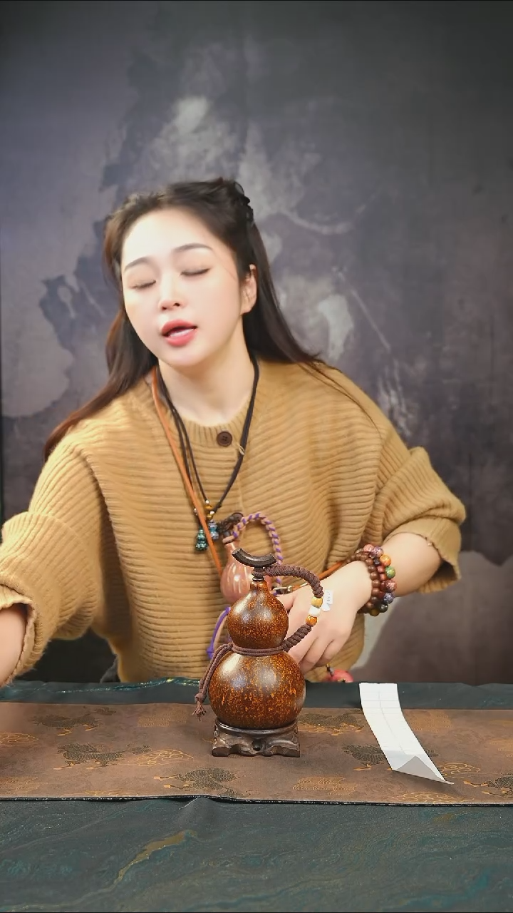 【闪购商品】RA121大漆酒葫芦不包手串及旋转底座