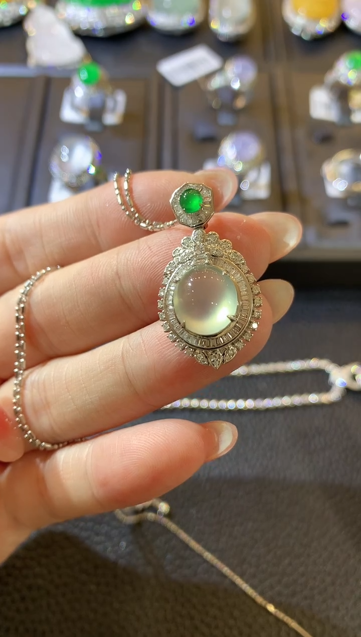 【闪购商品】翡翠吊坠(不含链)18K金镶嵌A89  